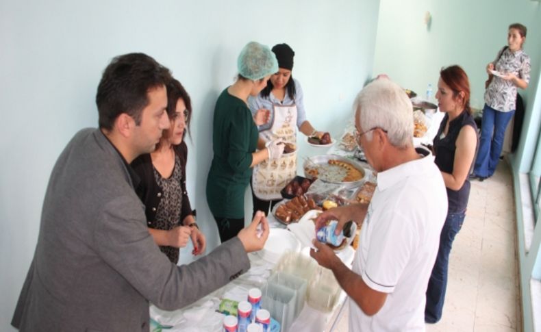 Yeni kurulan dernekleri için kermes düzenlediler