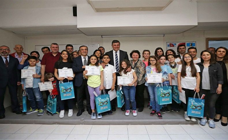 Yılın en başarılı öğrencilerine ödül