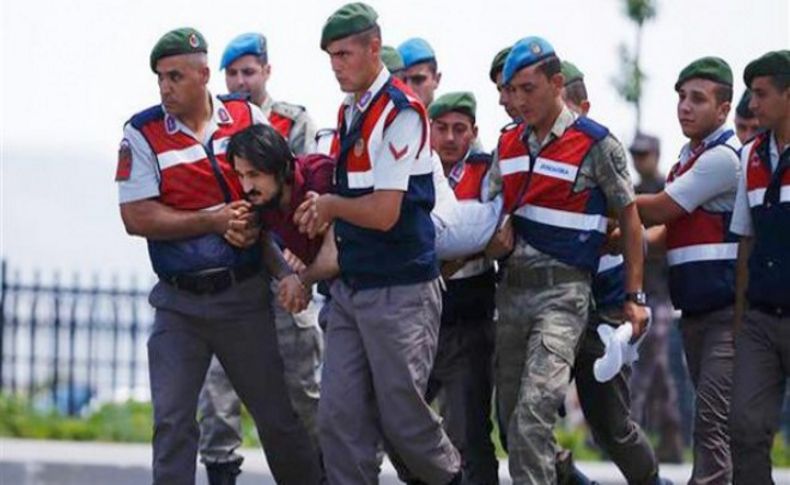 Yine olay çıkardı: Araçtan böyle indirildi!