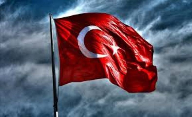 Yine yaptılar: Türk bayrağına çirkin saldırı