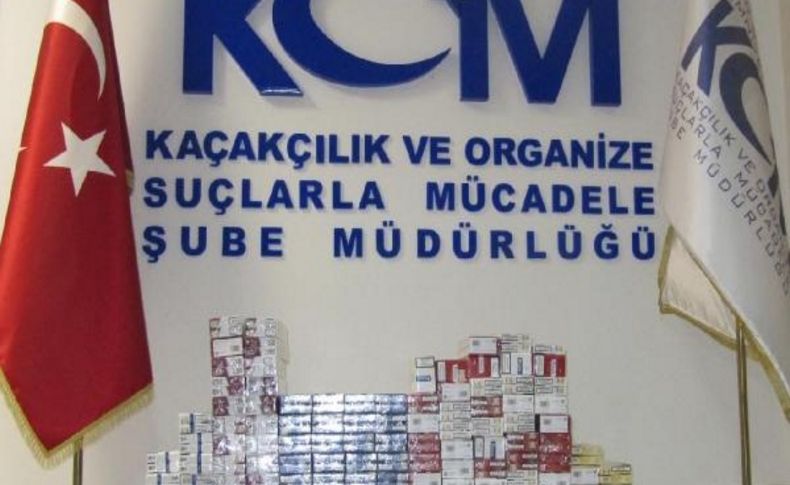 Yolcu Otobüsündeki Iki Bavuldan Kacak Sigara Çikti