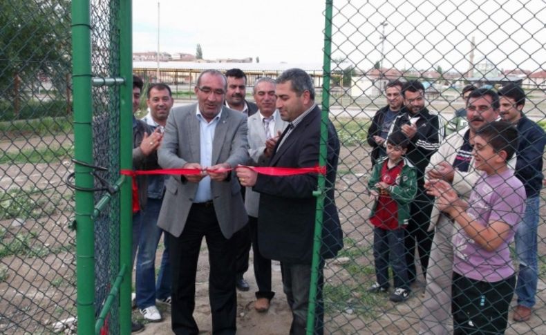 Yörükoğlu Halı Saha törenle hizmete açıldı