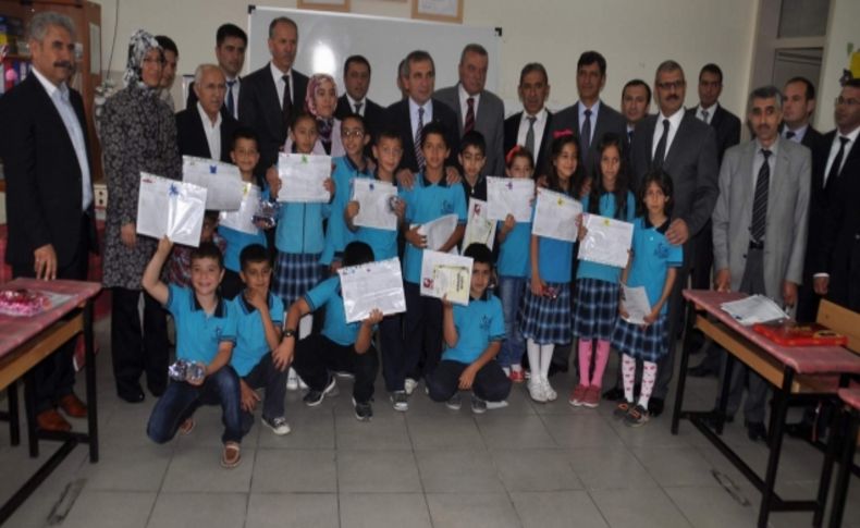 Yozgat'ta 100 bin öğrenci karne heyecanı yaşadı