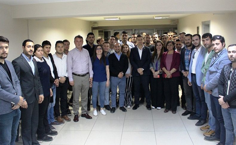 Yücel'den gençlere hem destek hem uyarı