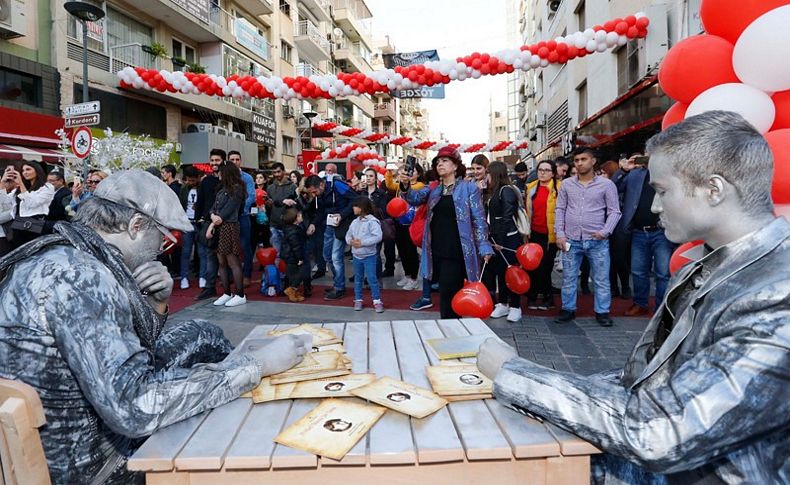 Yürekteki sevgi şiirle dile geldi