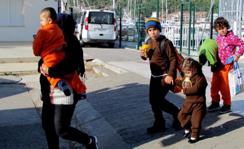 Çeşme'de 62 sığınmacı yakalandı