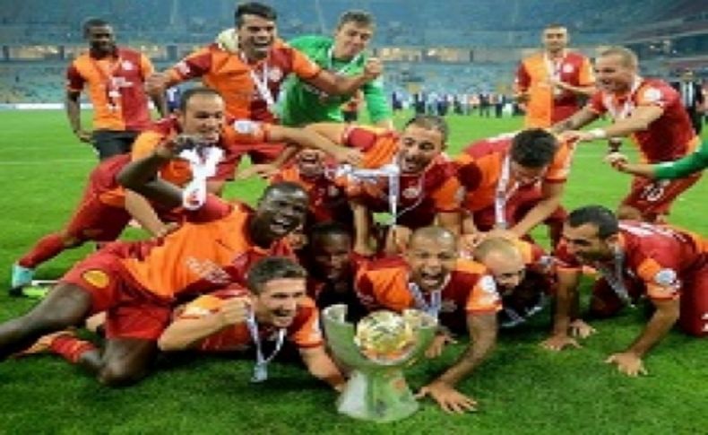 Yüzlerine gözlerine bulaştırdılar!