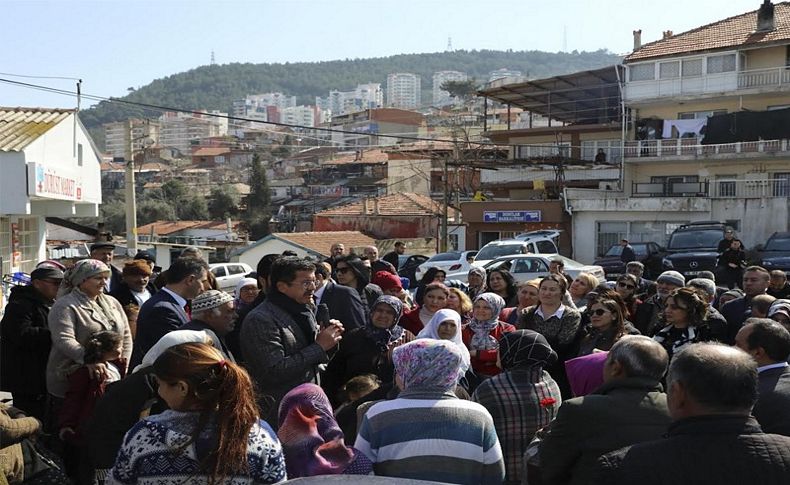 Zeybekci gazetecilerin sorularını yanıtladı: İzmir, İzmirlilerin kalesi