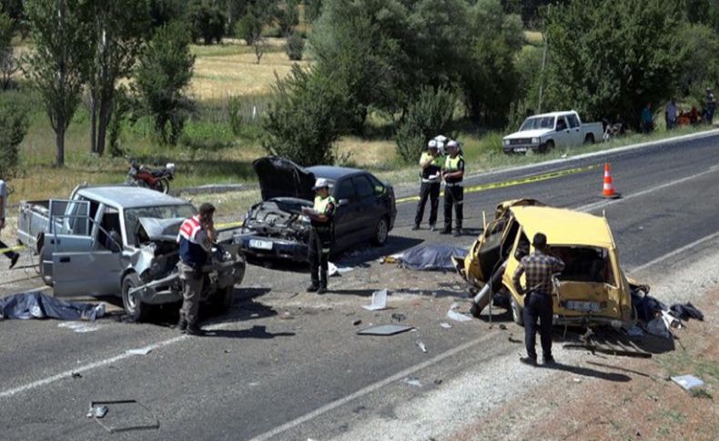 Zincirleme trafik faciası