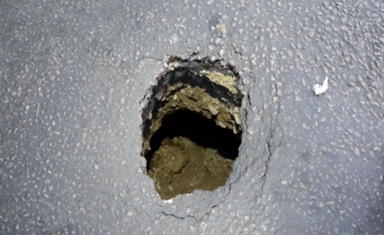 Zonguldak - Filyos yolu, çukur sebebiyle trafiğe kapatıldı