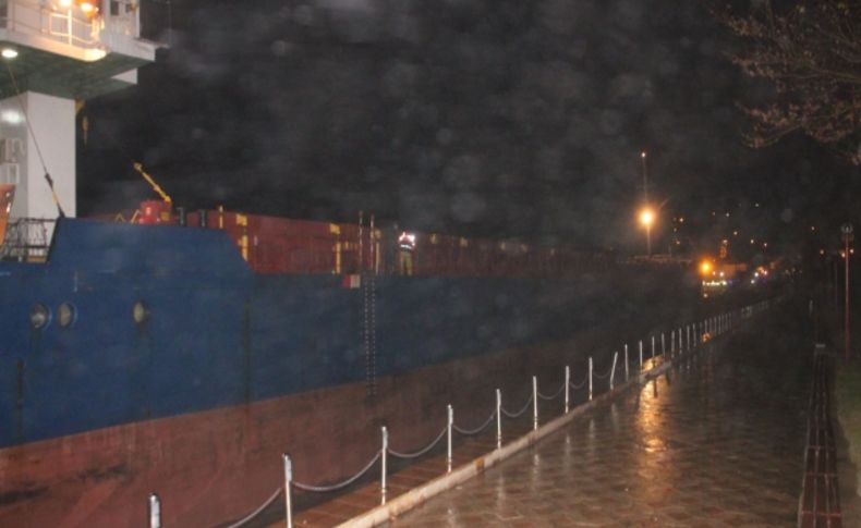 Zonguldak'ta kuru yük gemisi karaya oturdu