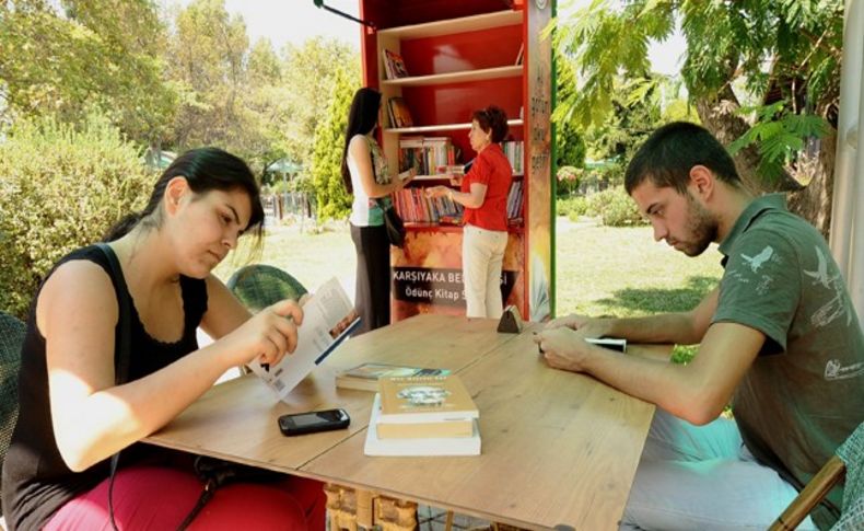 Karşıyaka’da dev kitap dayanışması