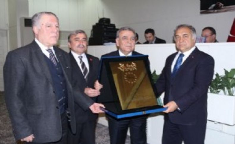 Büyükşehir'de zam tartışması!