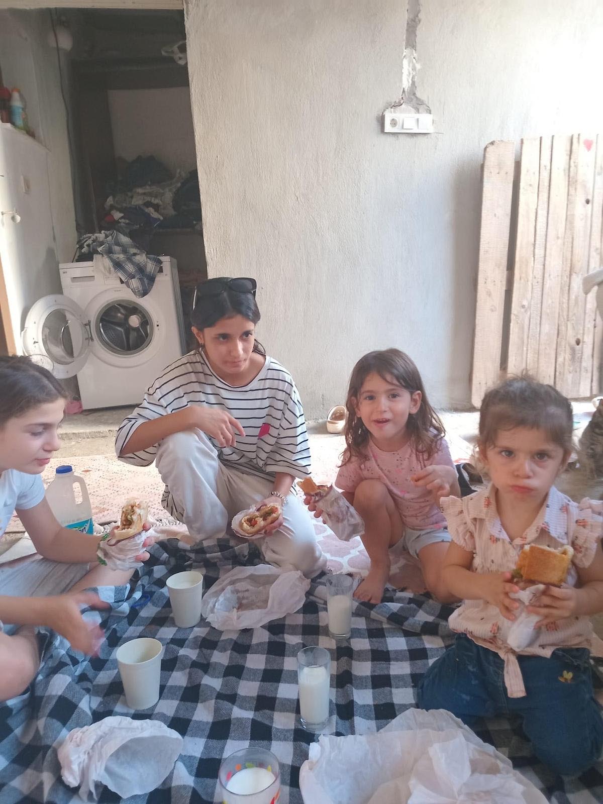 İzmir'de baba vahşeti: 4 evladının 3'ünü öldürdü birini yaraladı