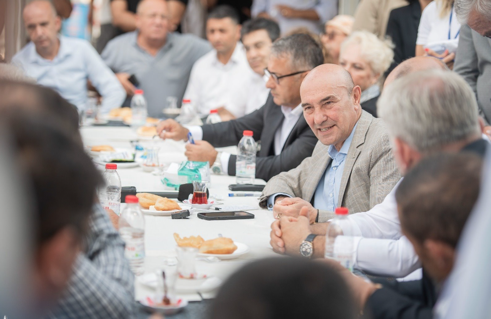 Başkan Soyer Seyrek’te halkla buluştu