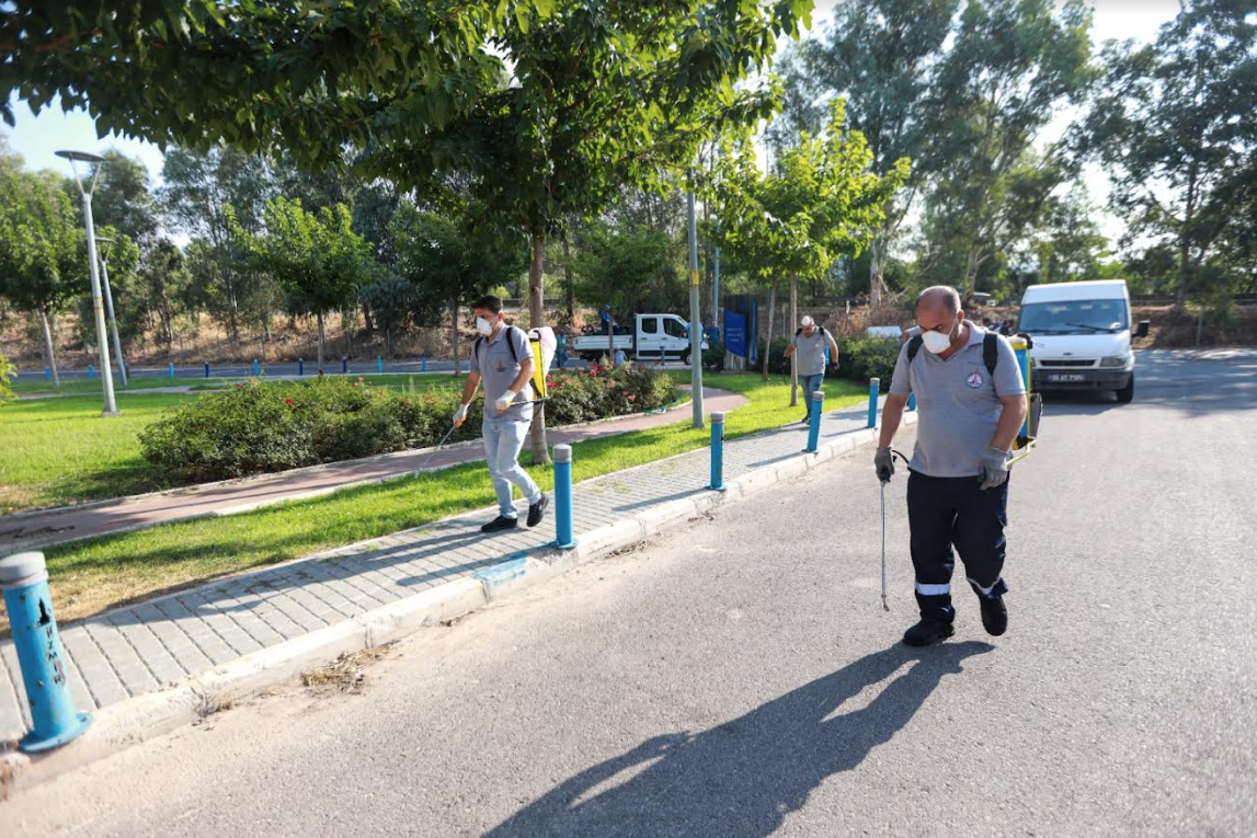 Karşıyaka’da haşerelere karşı tam saha mücadele