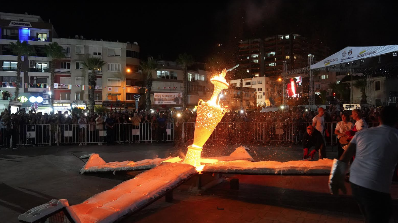 3. ULUSLARARASI MENEMEN ÇÖMLEK FESTİVALİ BAŞLIYOR: BAŞKAN PEHLİVAN'DAN DAVET