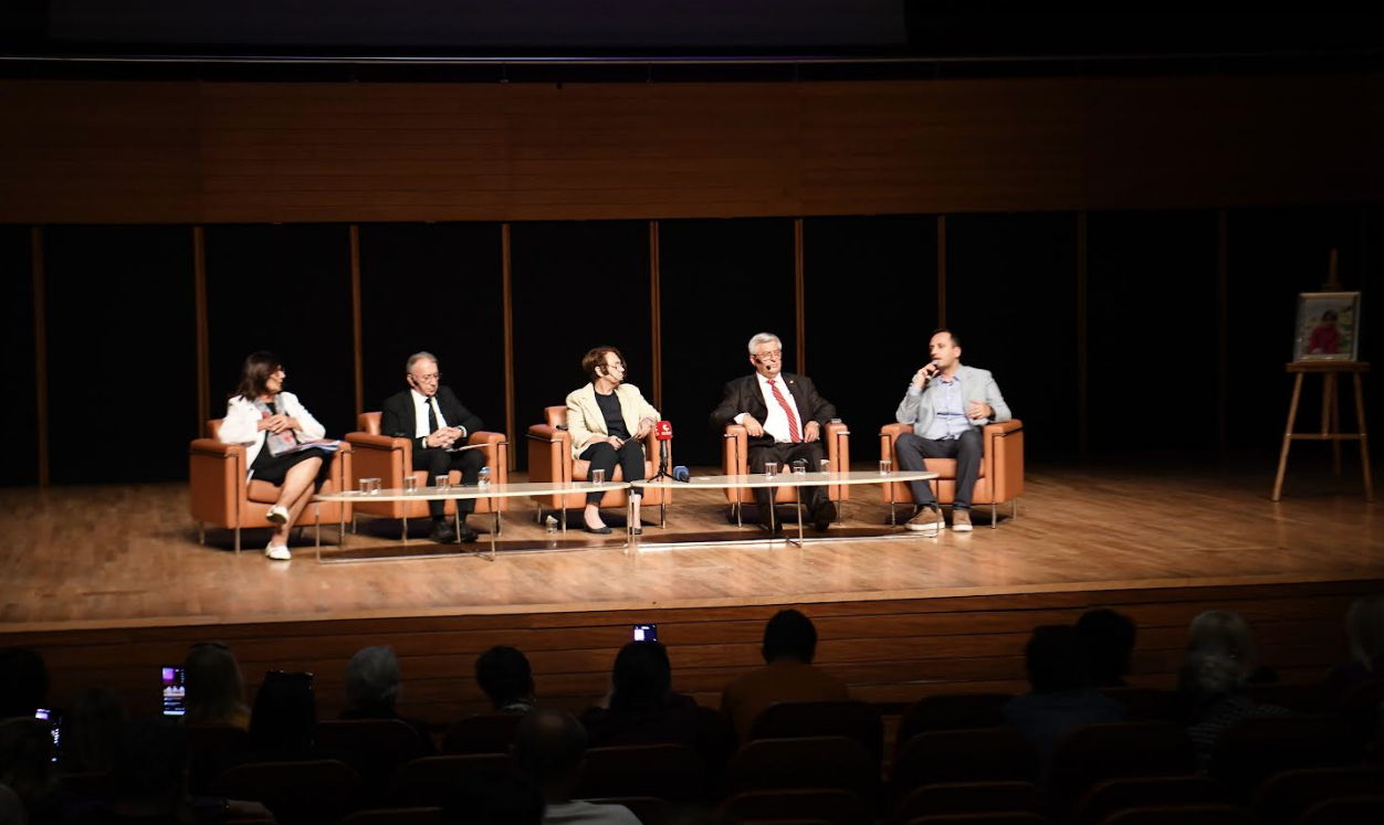 Başkan Eşki 'Kadın ve Demokrasi Çalıştayı'nda konuştu: "Cumhuriyet başlı başına bir kadın devrimidir"