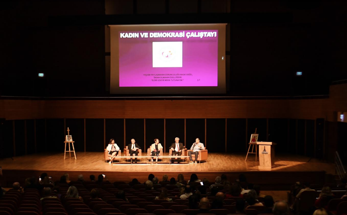 Başkan Eşki 'Kadın ve Demokrasi Çalıştayı'nda konuştu: "Cumhuriyet başlı başına bir kadın devrimidir"