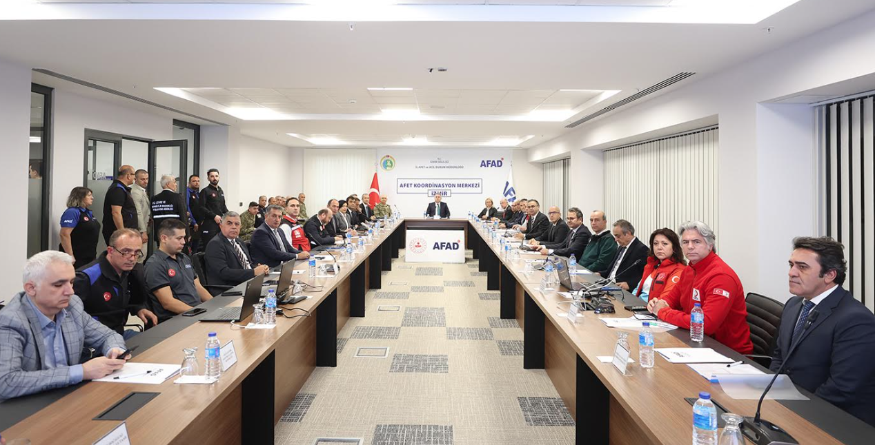 Vali Elban “hazırlık” vurgusu yaptı: İzmir'de deprem tatbikatı