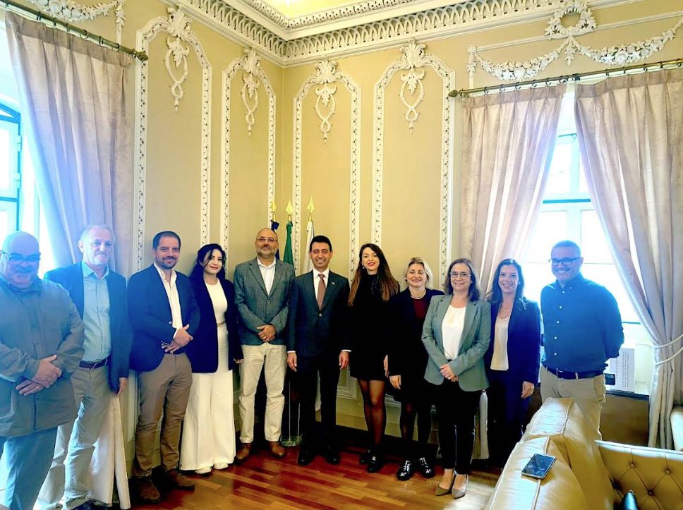 Bayraklı heyetinden Portekizli kardeş belediyeye ziyaret