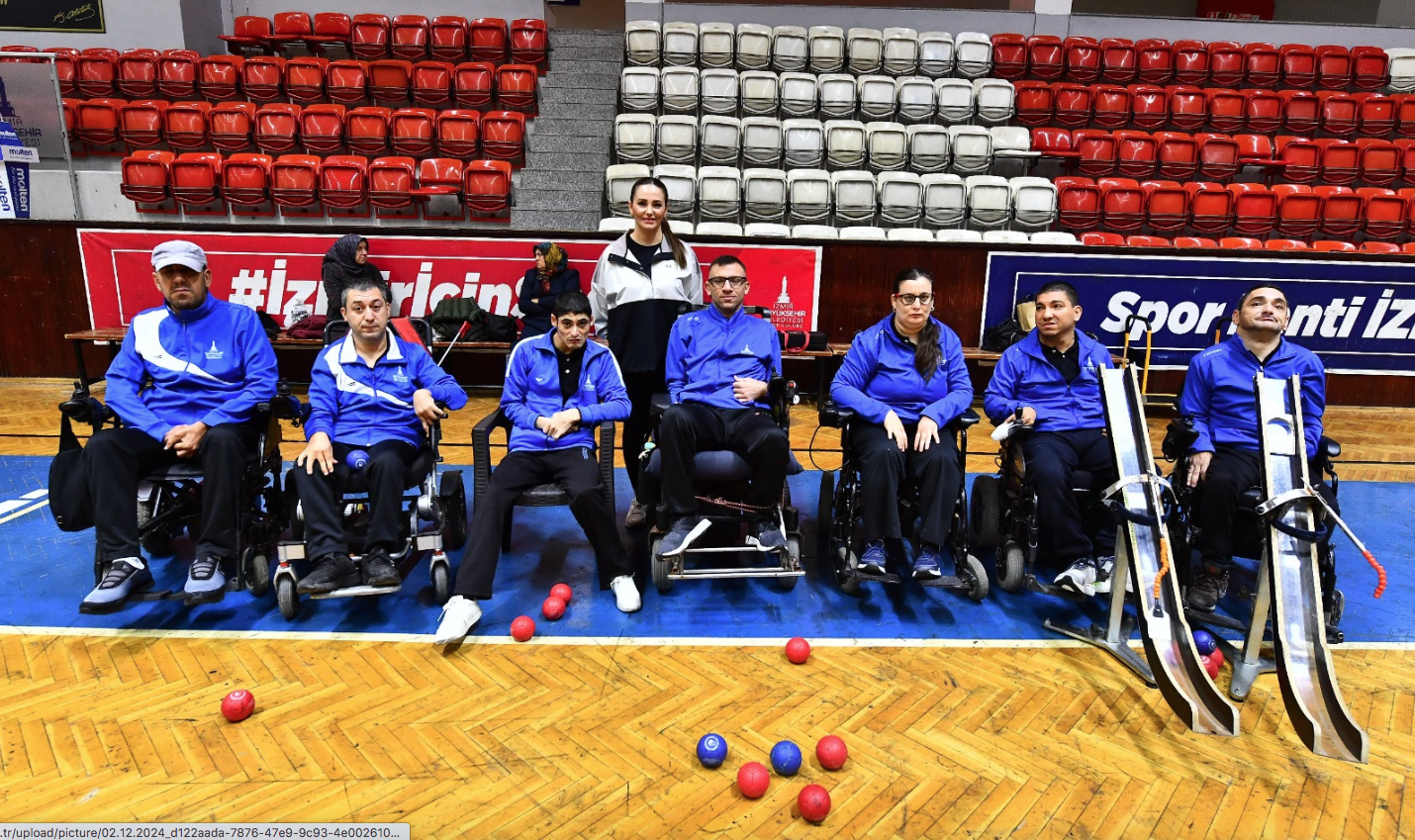 Engelleri bir bir aştı kendi ‘Evren’ini yarattı