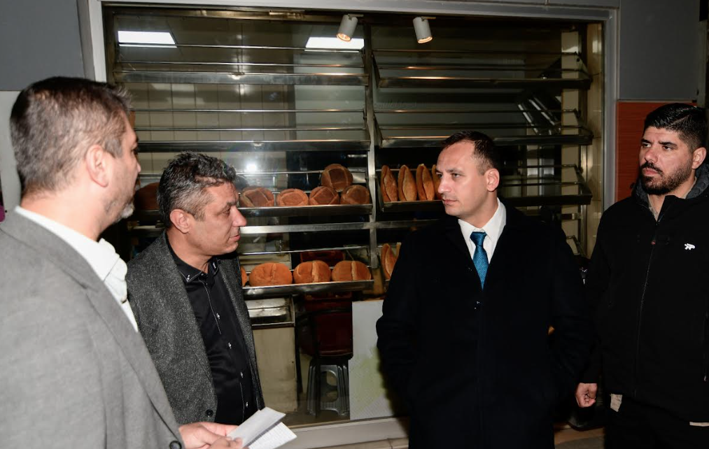 Bornova’da fırınlara gece denetimi: Başkan Eşki sahada