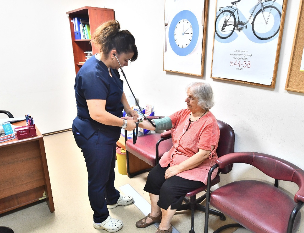 İzmir Büyükşehir Belediyesi bu yıl binlerce kişiye sağlık hizmeti verdi