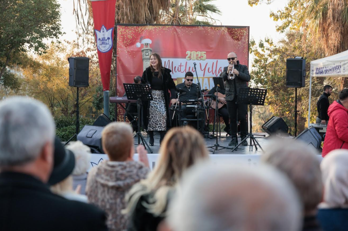 Konak’ta yeni yıl coşkusu kermeslerle devam ediyor