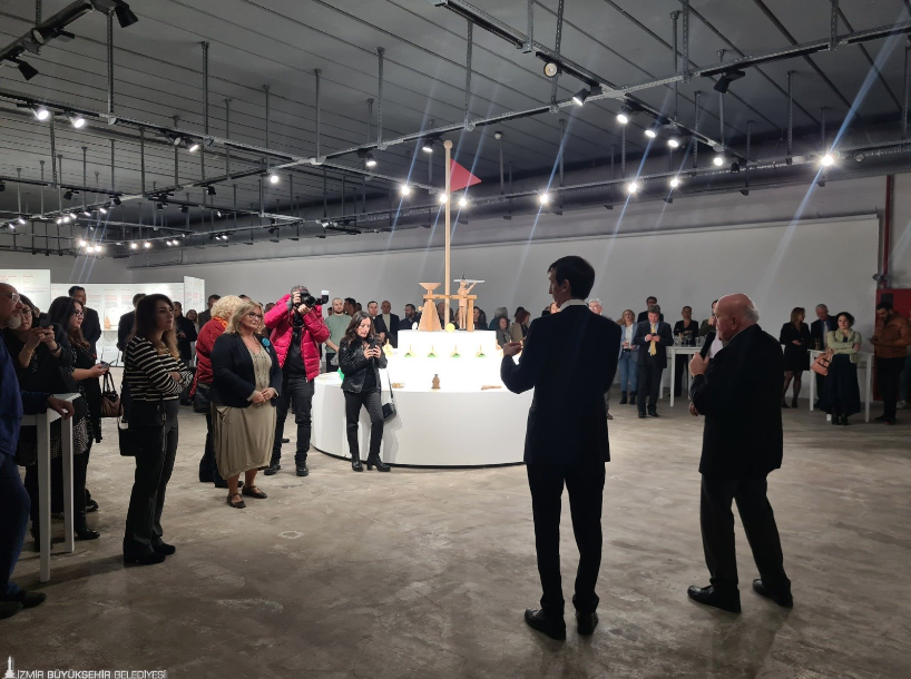 Dünyanın en ünlü kuklası İzmir’de canlandı