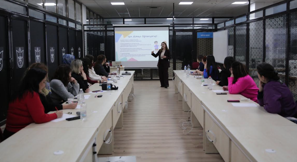 ‘Mutlu Çocuklar’a donanımlı öğretmenler