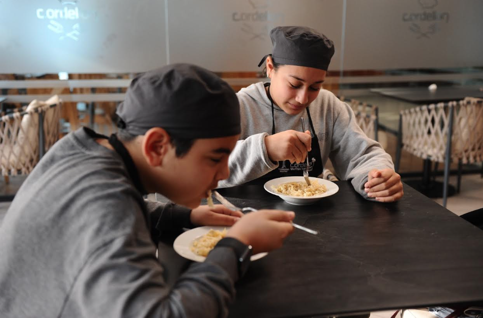 EÇEV’li çocuklar Cordelion MSM mutfağında