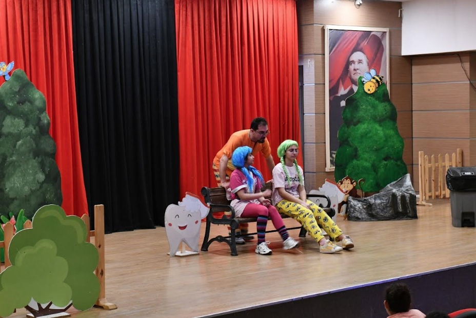 "Mikropsuz Bir Hayat" Çiğli’de çocuklarla buluştu