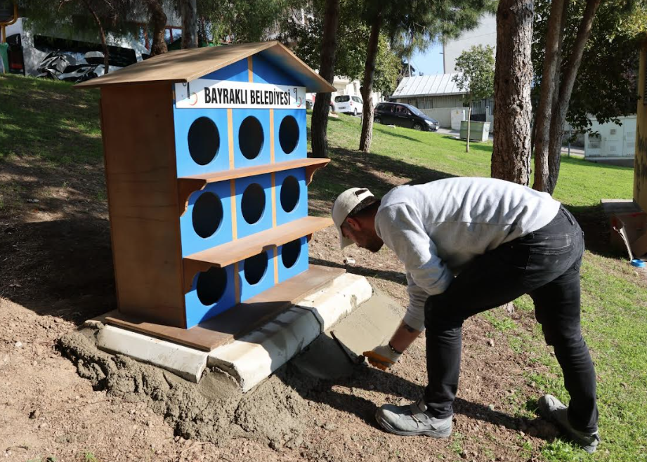 Bayraklı’da sokak hayvanlarına yeni yuva