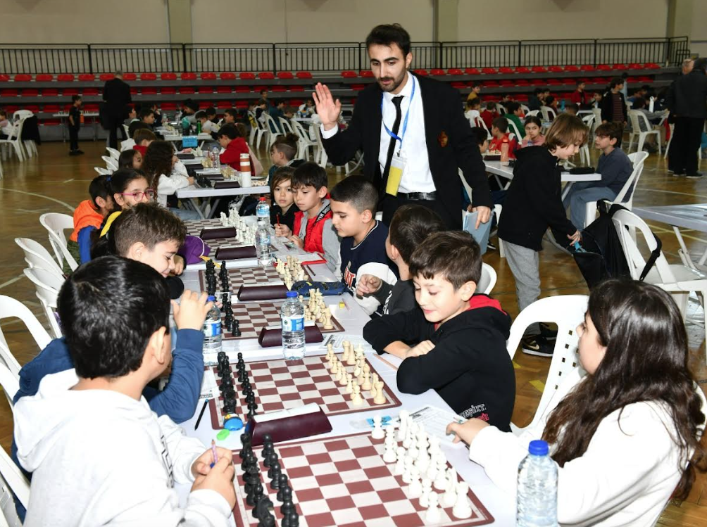 Çiğli Belediyesi’nden Satranç Turnuvası