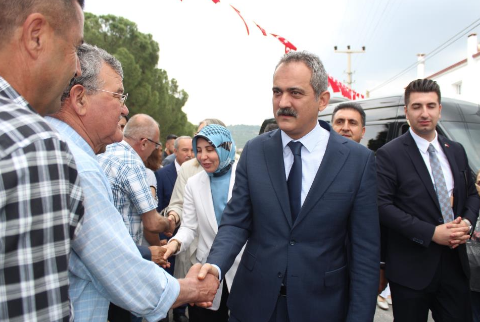 Bakan Özer'den İzmir'e müjdeler