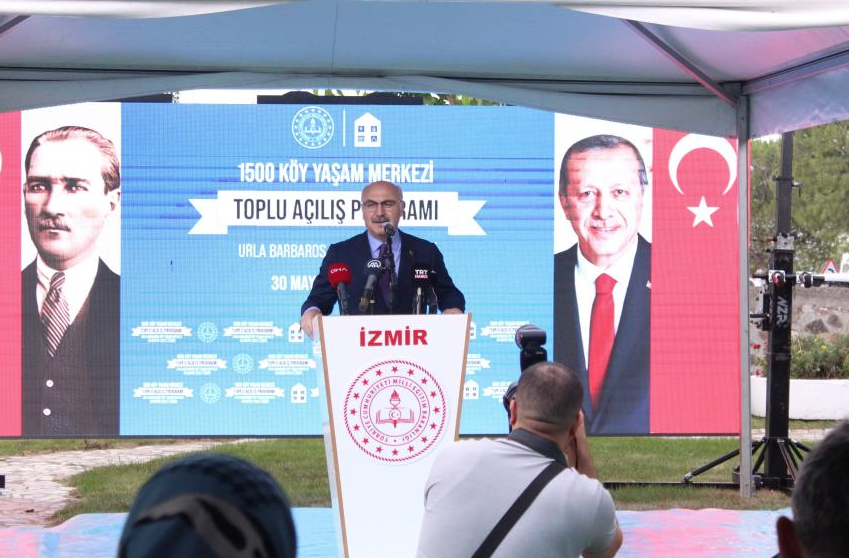 Bakan Özer'den İzmir'e müjdeler