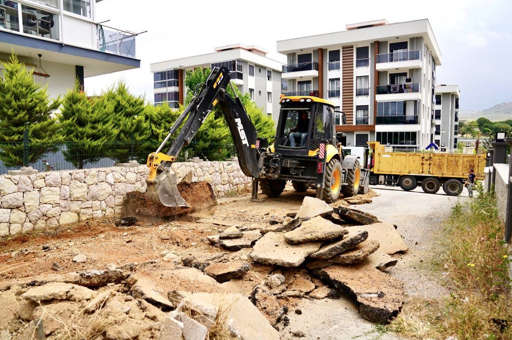 Seferihisar’ın yolları yenileniyor