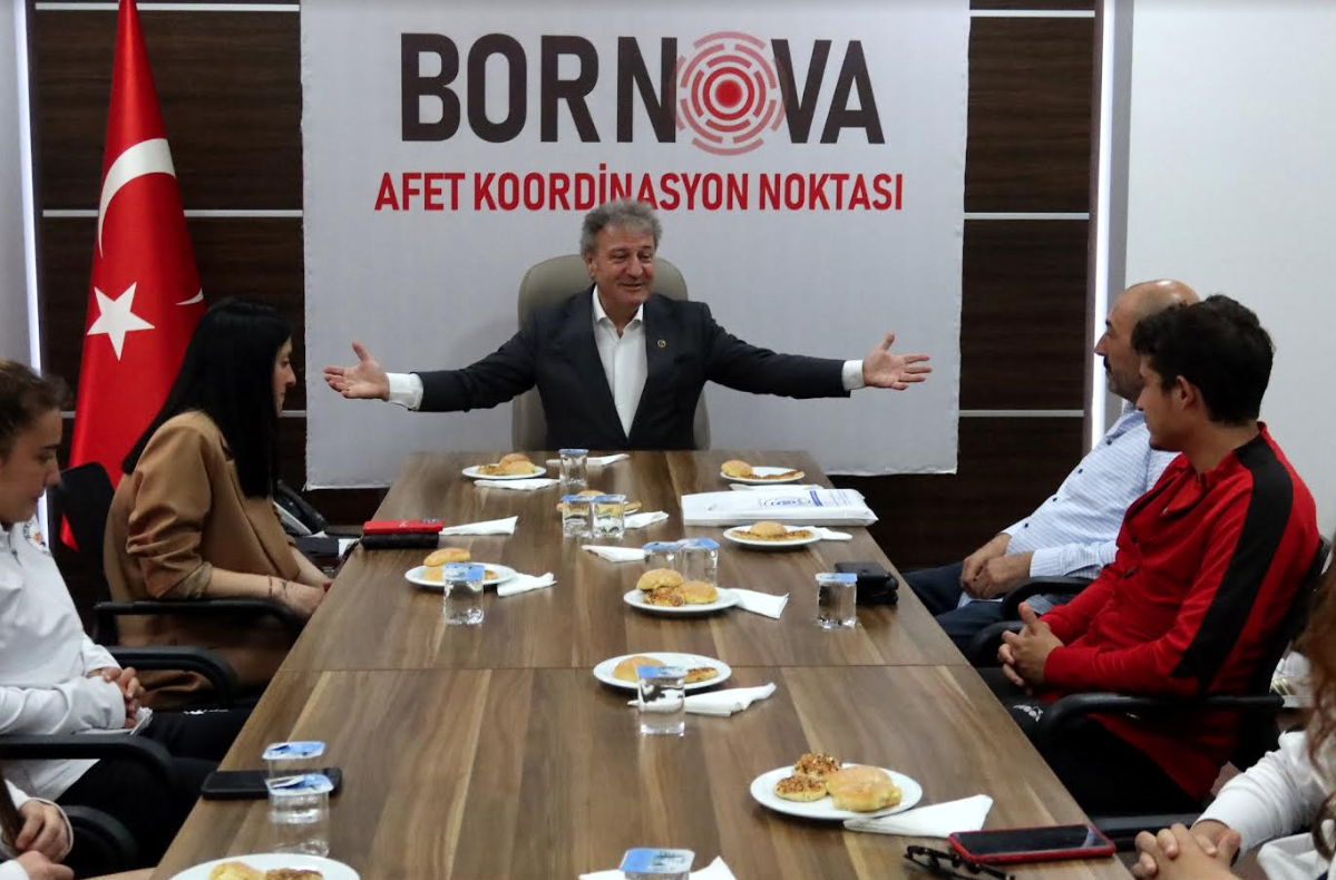 Başkan İduğ, şampiyonları ağırladı