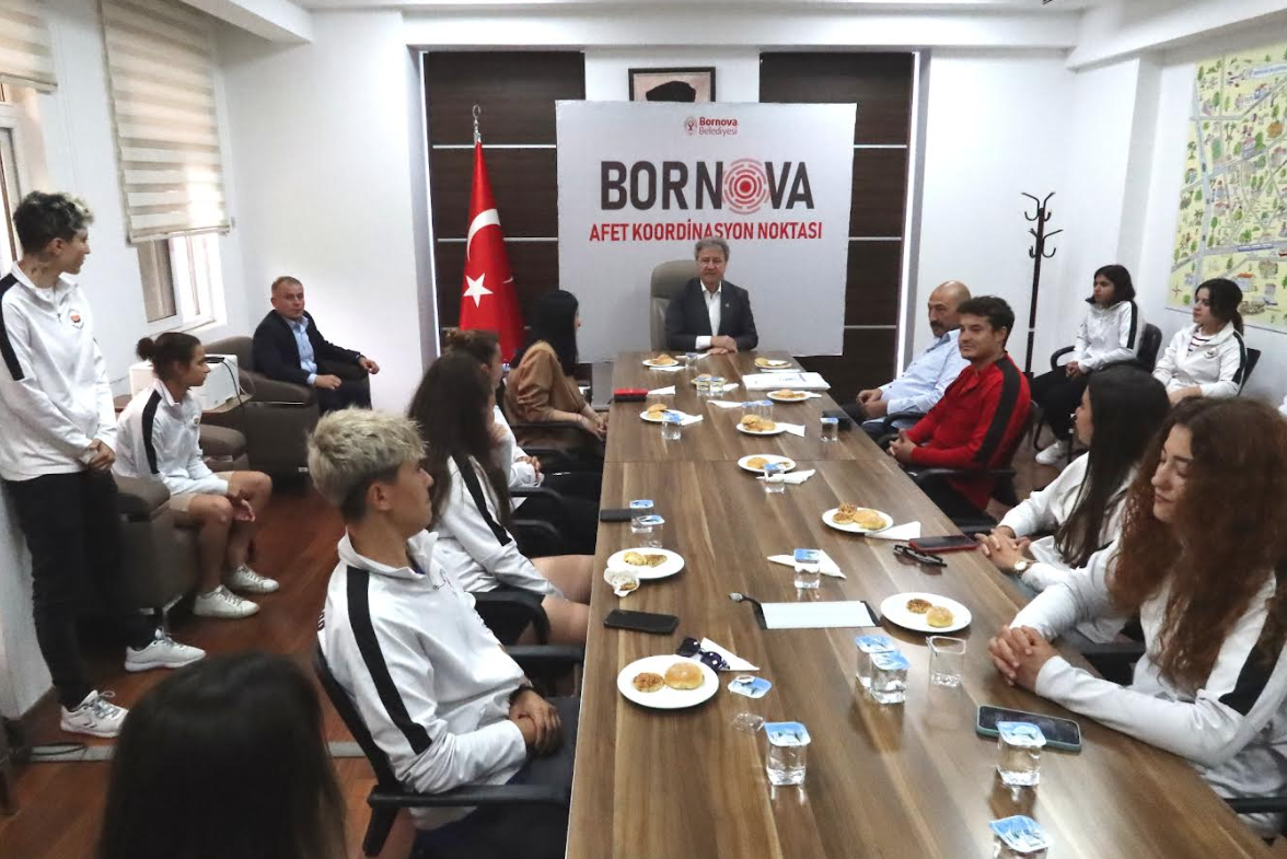 Başkan İduğ, şampiyonları ağırladı