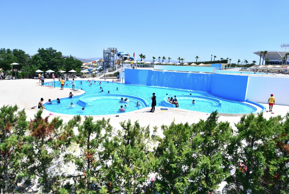 Çeşme Oasis Aqua Park sezonu açıyor