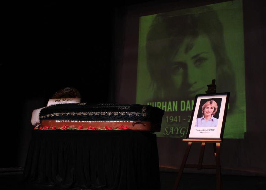 Kanto kraliçesi için anma töreni düzenlendi