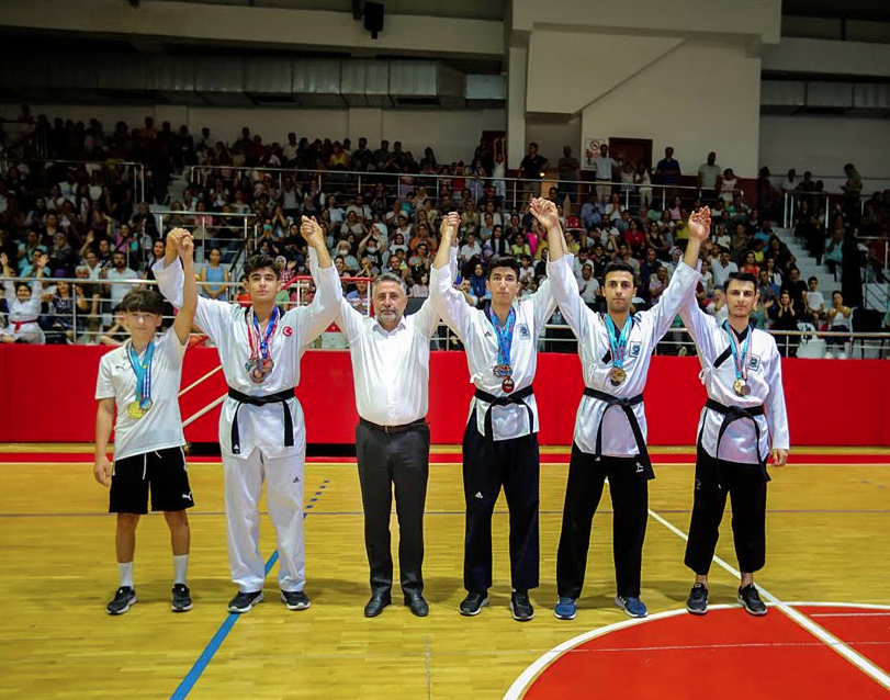 Bayraklı’nın spor kurslarına büyük ilgi