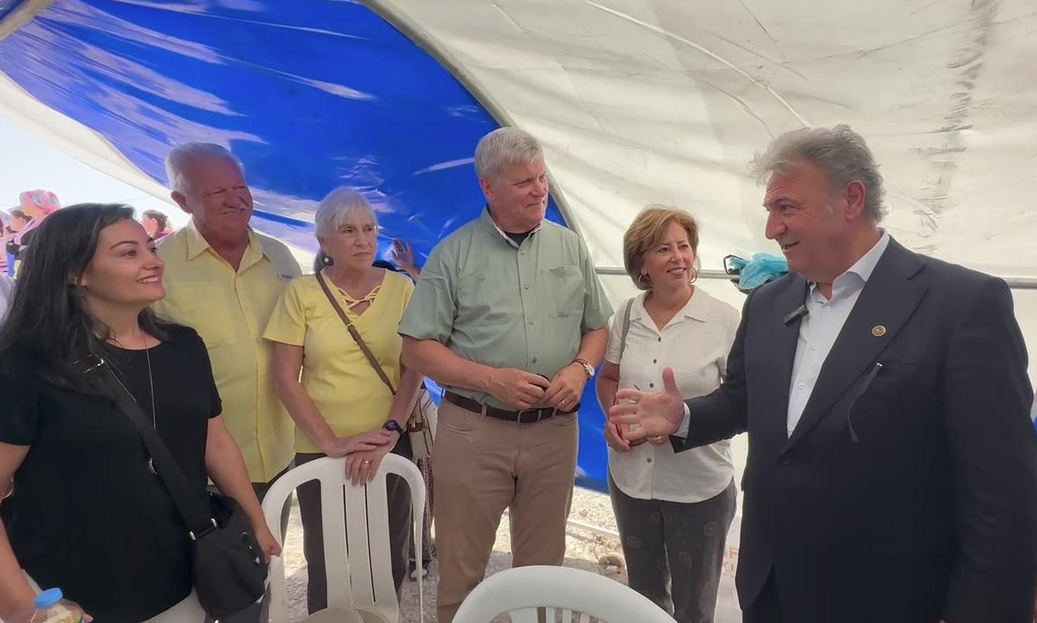 Başkan İduğ: Depremzedeleri bırakmayacağız