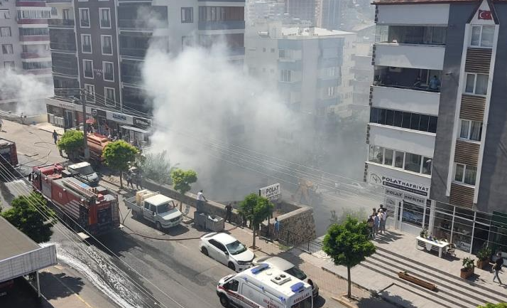 Aliağa'da inşaat malzemeleri deposunda yangın