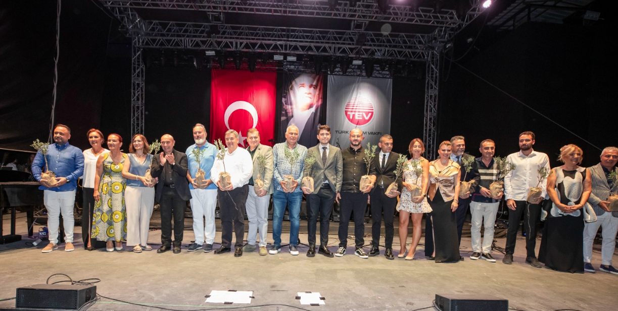 Karsu eğitimde fırsat eşitliği için Çeşme'de sahne aldı