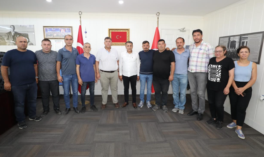 Başkan Vekili Özkan işçinin cebini de yüzünü de güldürdü