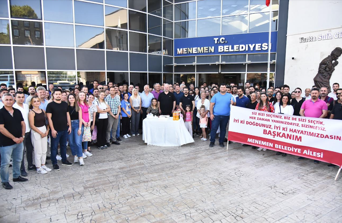 Başkan Pehlivan'a sürpriz kutlama: 'Sizler benim ailemsiniz'