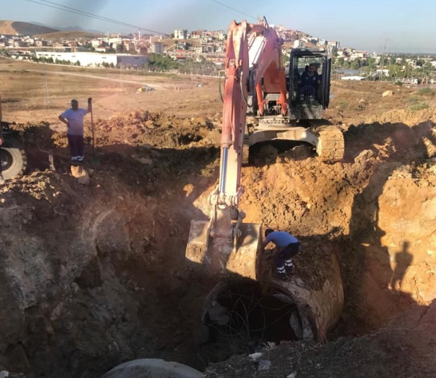 İZSU ekiplerinden Menemen’de yoğun mesai