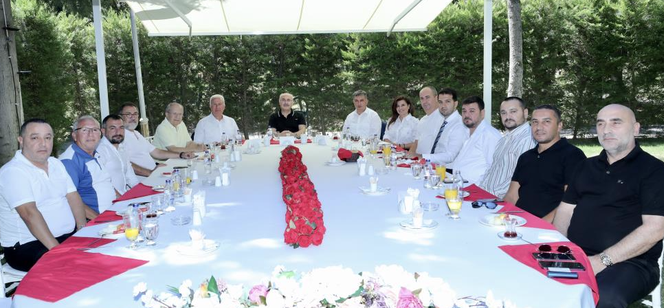 İzmir’de dostluk ve centilmenlik buluşması